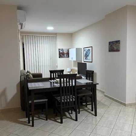 Feel At Apartment
